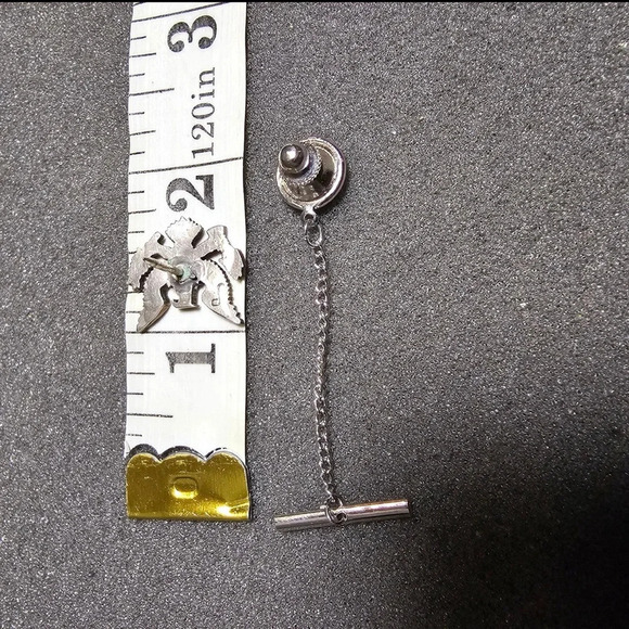 Coat Of Arms Silver Tone Tie Tack Lapel Pin - Picture 6 of 6